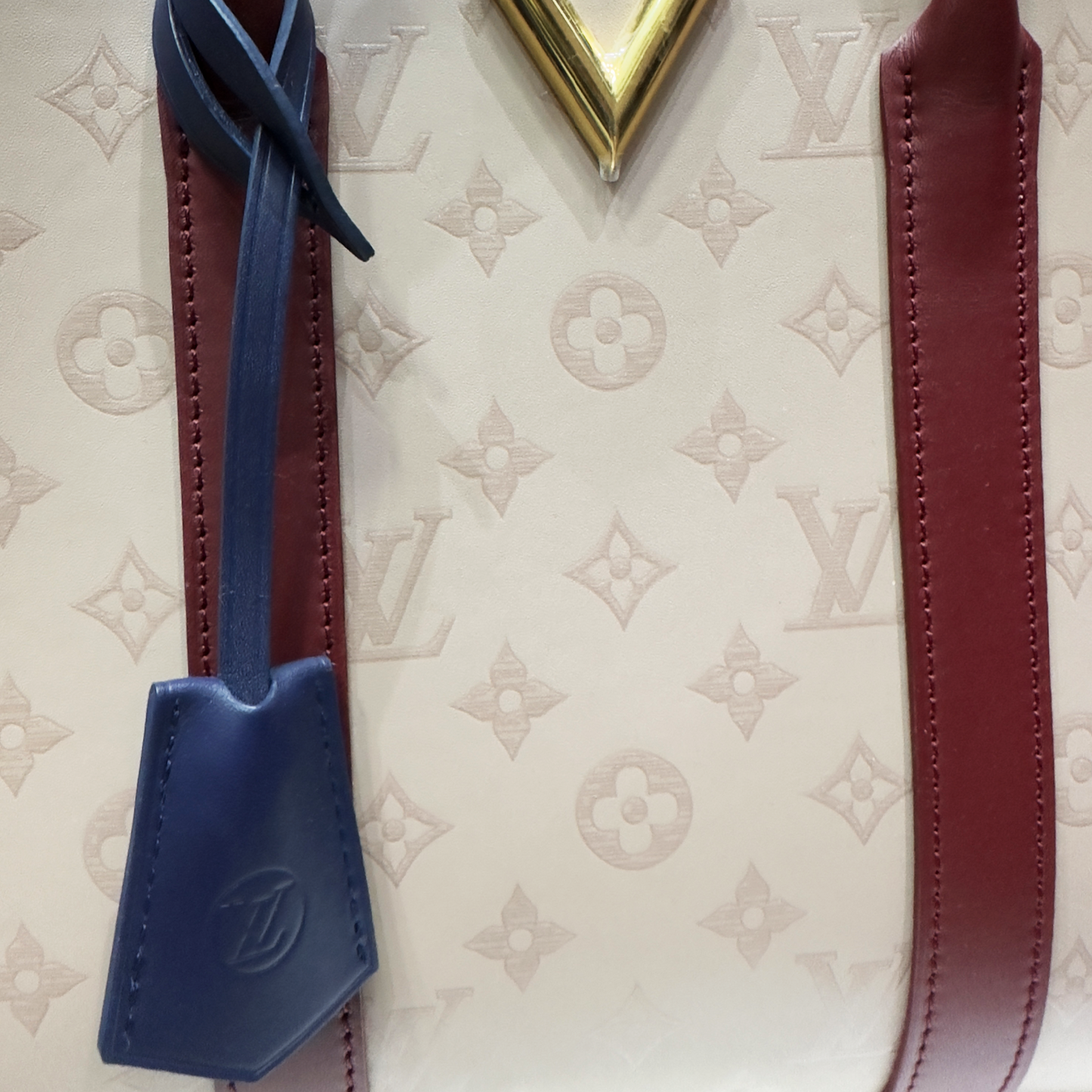 Louis Vuitton Cuir Plume Very Tote